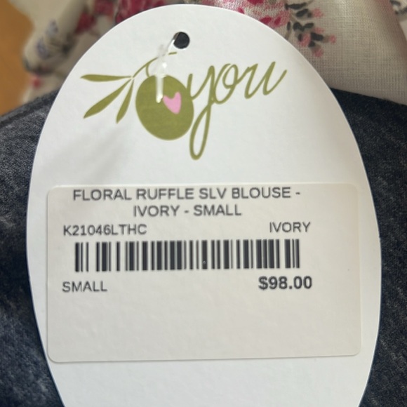 NWT Karlie Ivory Floral Ruffle Sleeve Blouse. Size Small - Picture 6 of 6